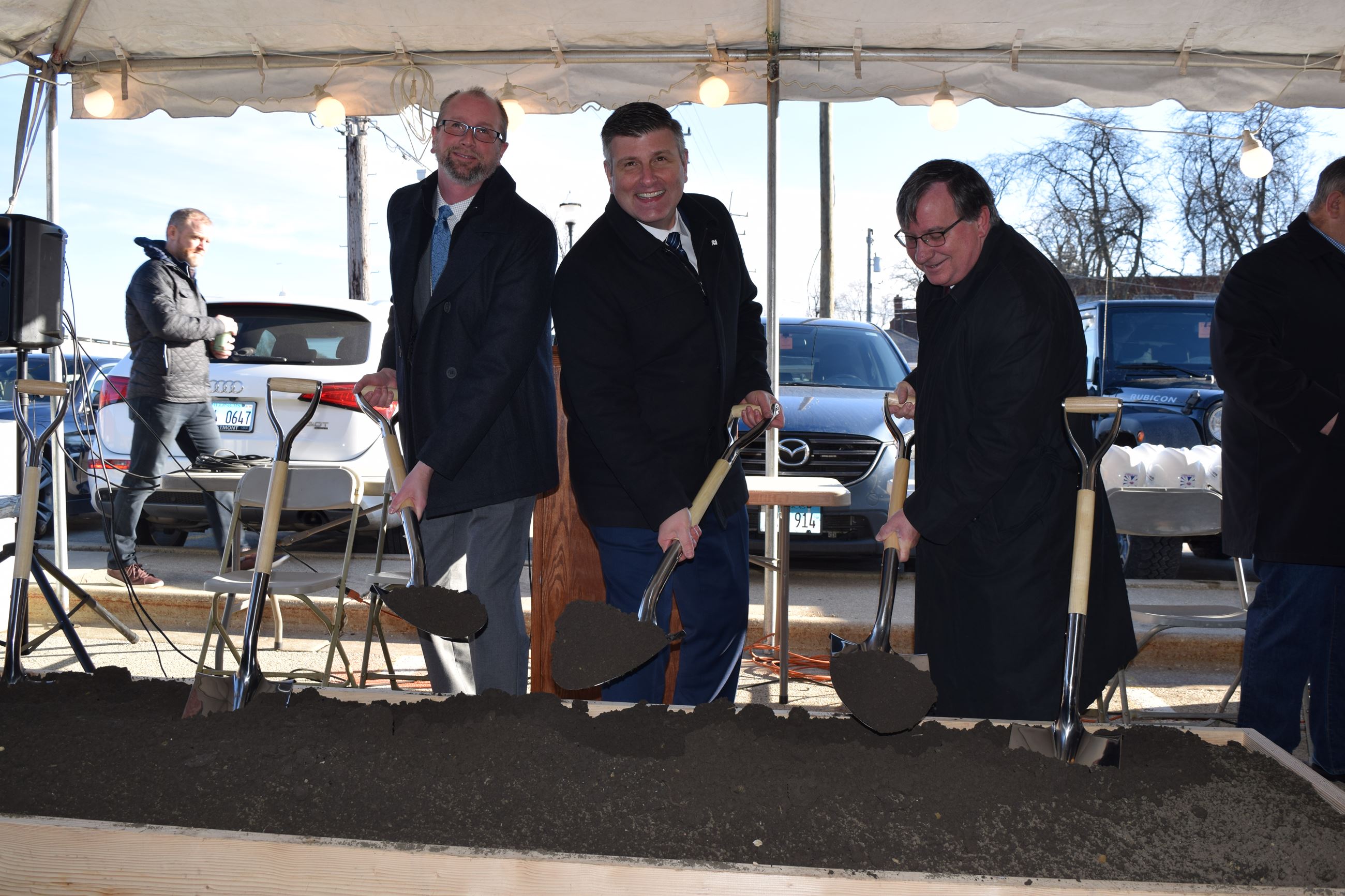 Evan Dan Alan Shovel 2